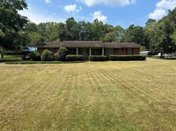 579 Dover Pl, Smiths Station, AL 36877