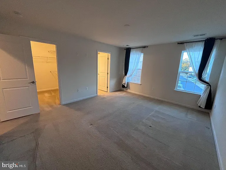 1118 Oakwood St — Photo 10