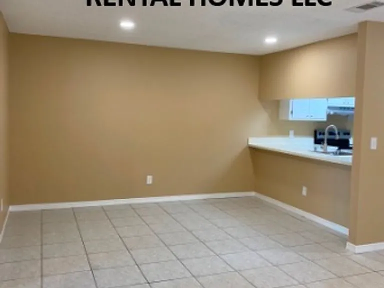 1215 Sophie Blvd — Photo 8