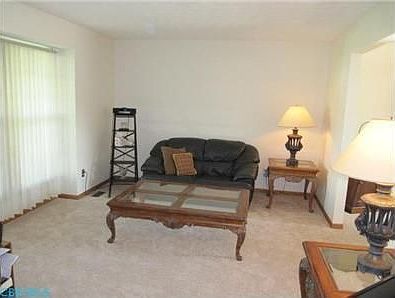 3rd image of 923 Hartney Dr