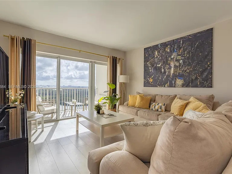 300 Bayview Dr #2114 — Photo 4