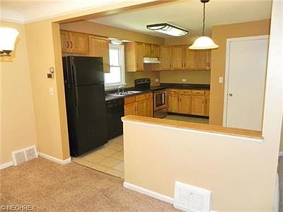 4th image of 25401 Chatworth Dr