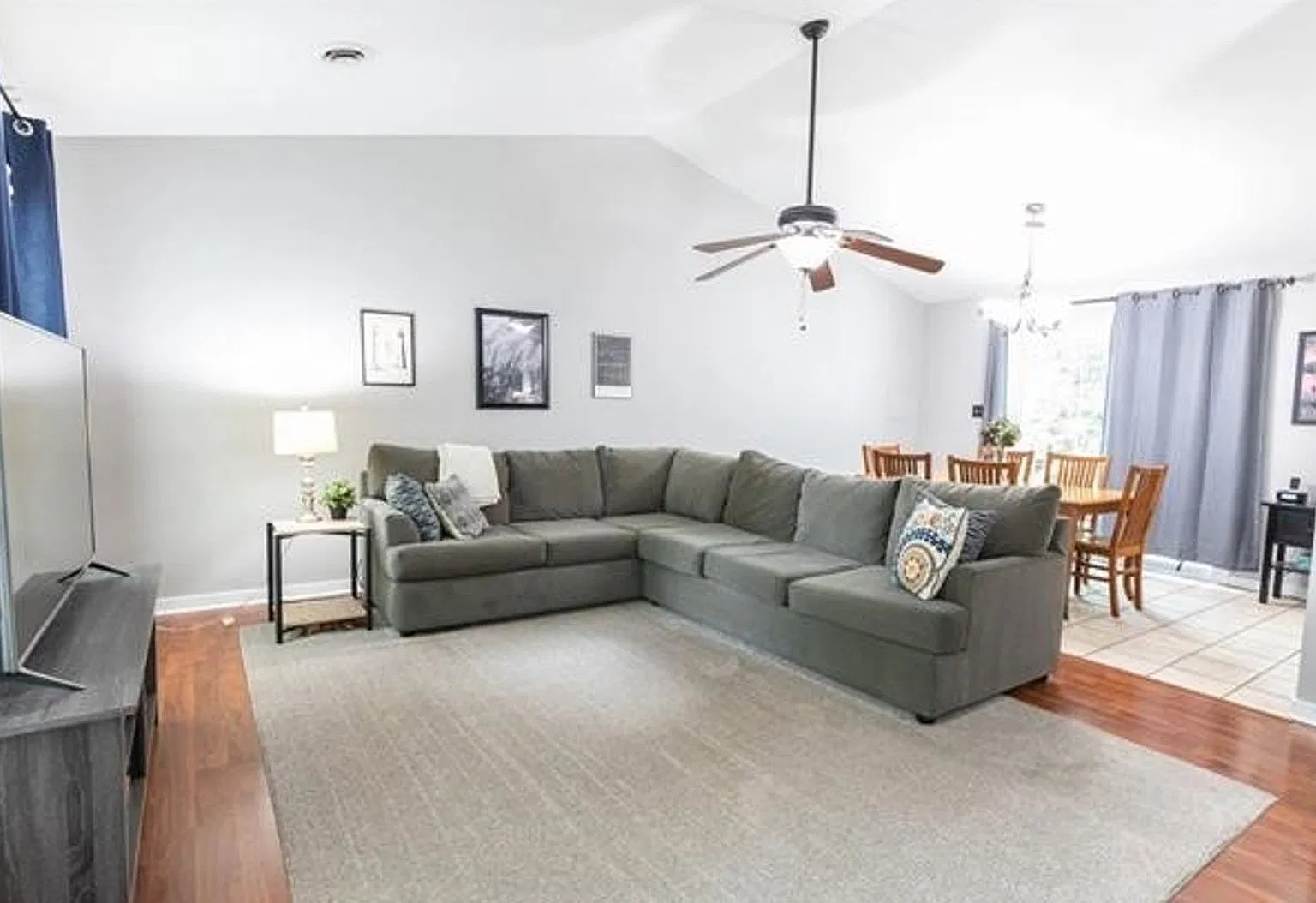 3 bed, 2.0 bath, 1152 sqft, $1,900 — Photo 4