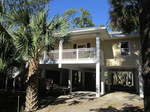 1st image of 841 E Pine Ave
