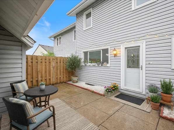 3656 Brookdale Dr N, Brooklyn Park, MN 55443