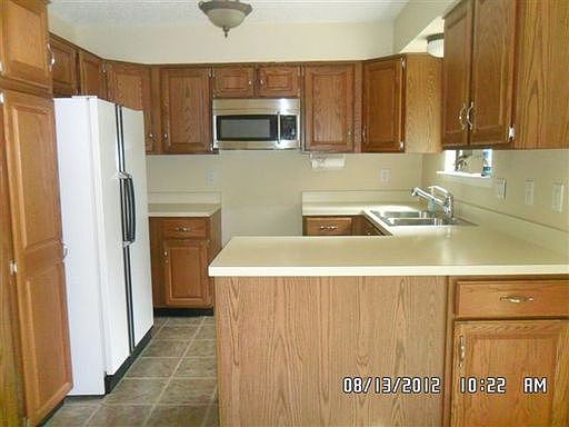 3rd image of 1369 Farmridge Ave