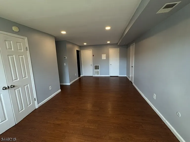 332 College Dr — Photo 8
