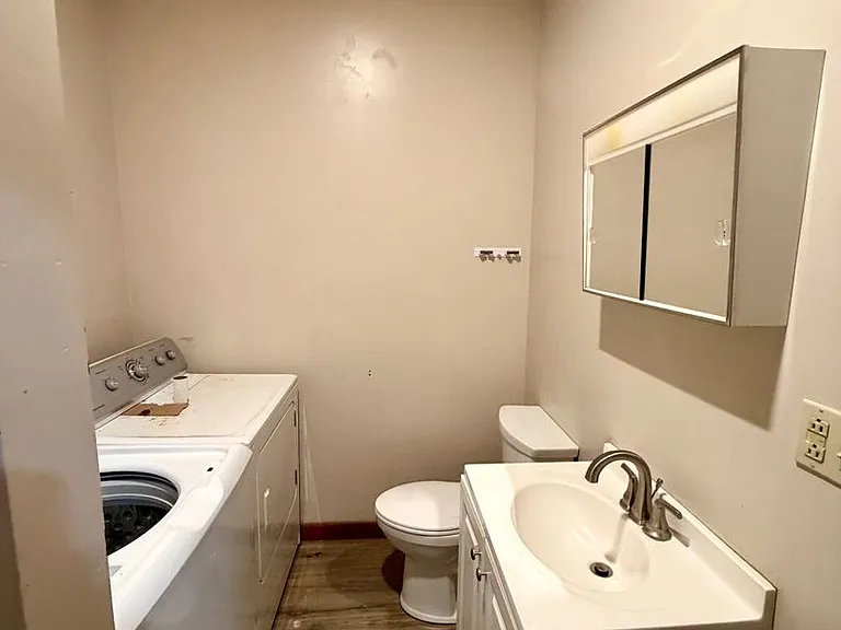 216 Central St — Photo 14