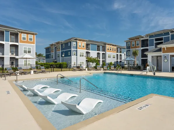 Hawthorne at Pine Forest