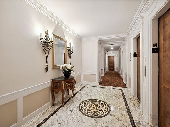 5th image of 2000 N Lincoln Park W #502