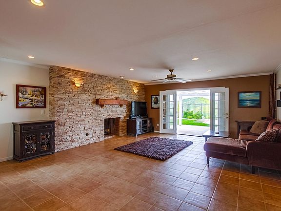4th image of 11058 Madrigal St