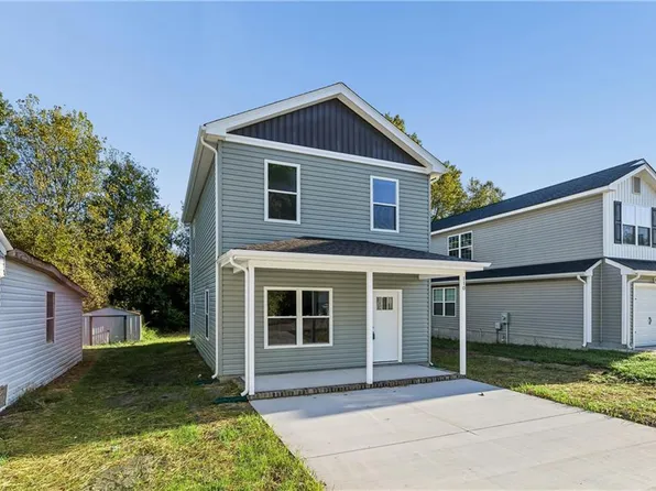 110 Raleigh Ave, Suffolk, VA 23434