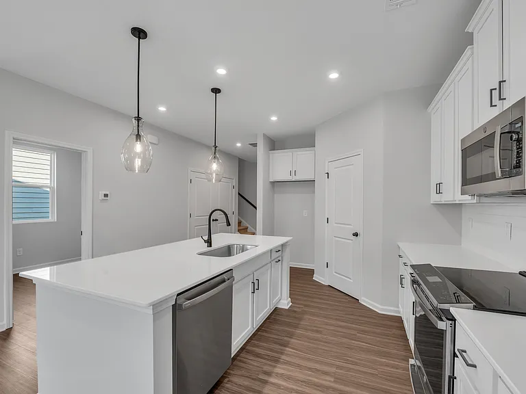 801 York Aly — Photo 17