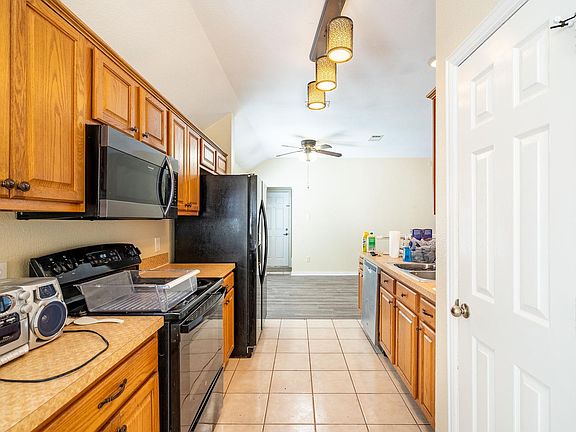 5th image of 10026 Pinecrest Dr
