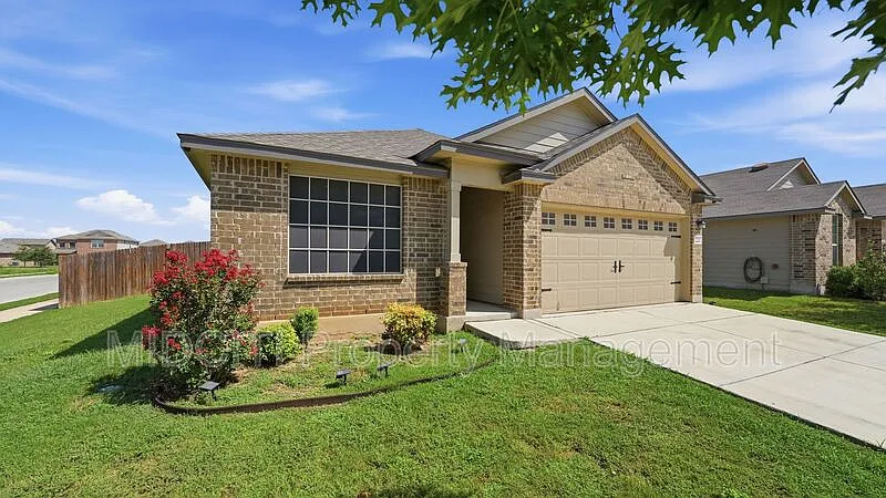 3 bed, 2.0 bath, 1442 sqft, $1,750 — Photo 2