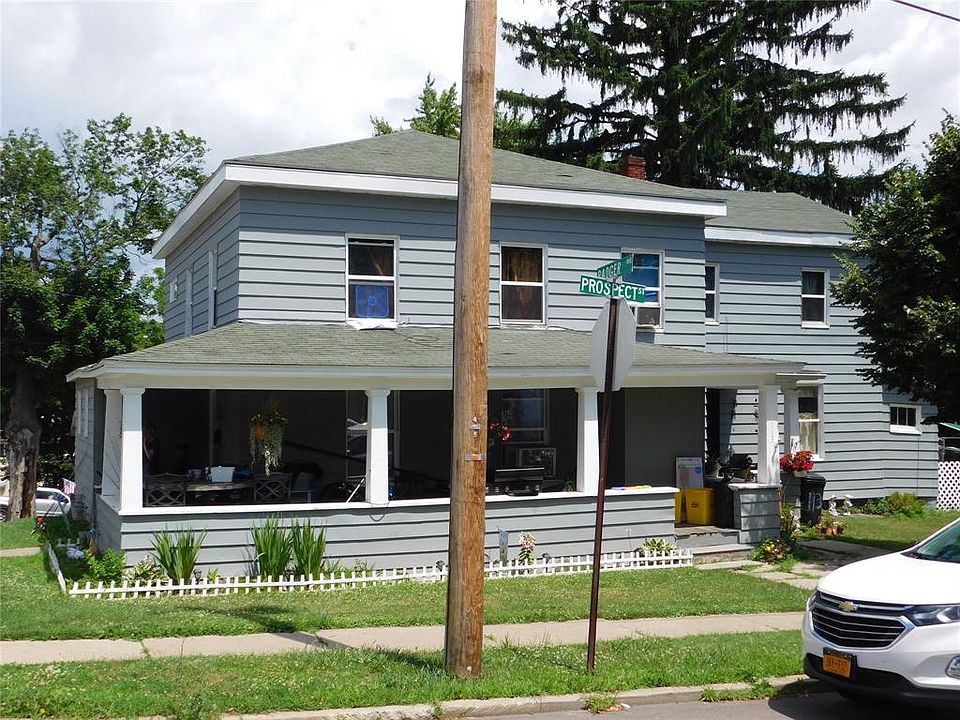 2nd image of 113 Prospect St