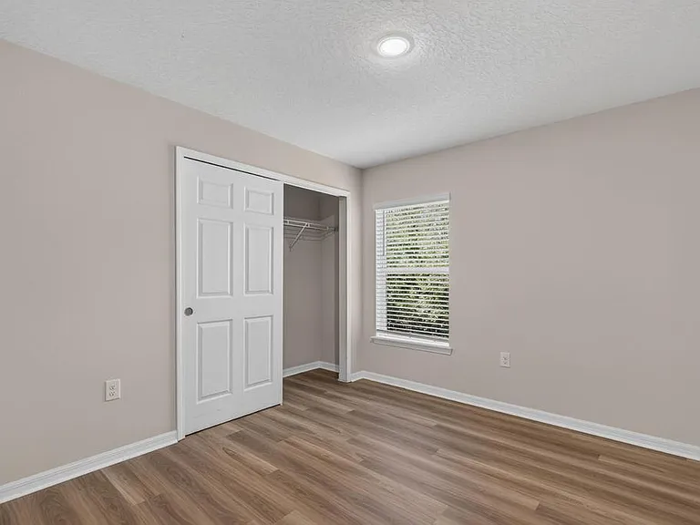 129 Wellwood Laneunit #B — Photo 8