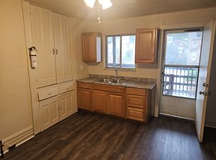 512 Broadway Ave APT 3, Mc Kees Rocks, PA 15136