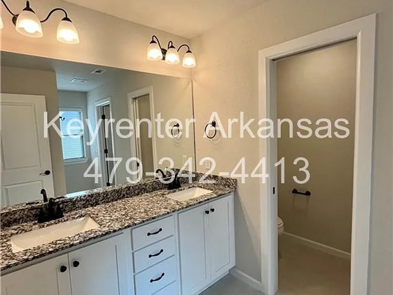 145 N Hinsdale Ave — Photo 12
