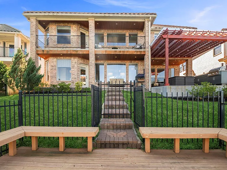 18918 Villa Bergamo Ln — Photo 10
