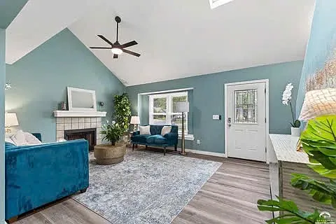 125 Sharon Dr — Photo 4