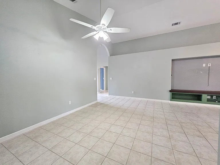 15230 Markham Dr — Photo 10