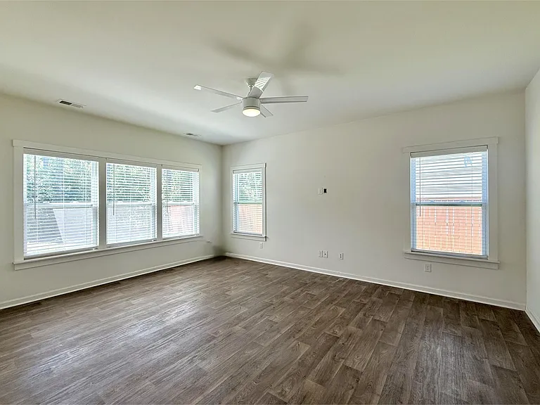 421 Fox Sparrow Ct — Photo 10