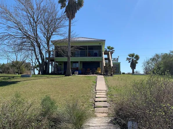 228 Speckled Trout Loop, Palacios, TX 77465