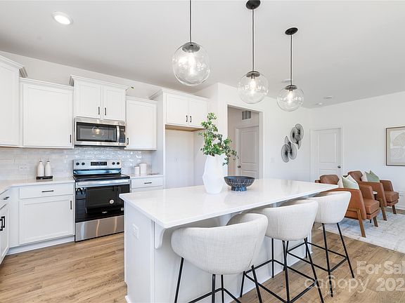 5th image of 117 Charleston Gray Way #14