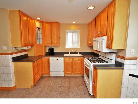 4th image of 6623 Bancroft Ave