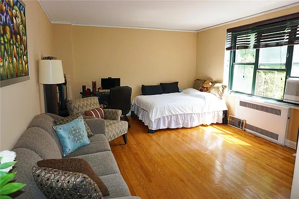 Sold by Akam Sales and Brokerage | media 2