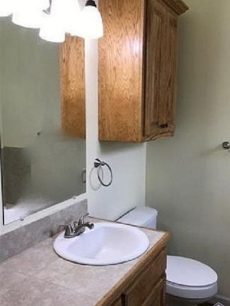 4th image of 524 E Oak Hvn
