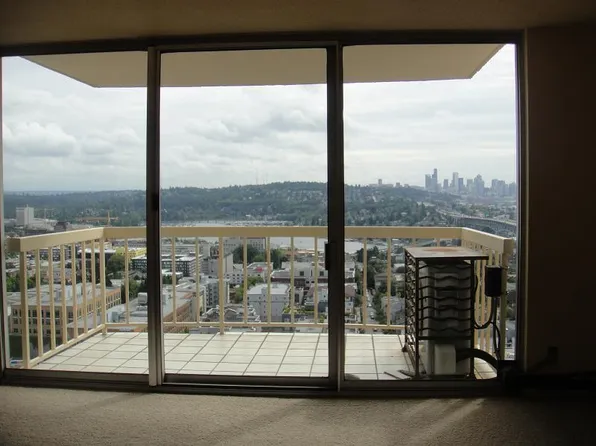 4540 8th Ave NE APT 2406, Seattle, WA 98105