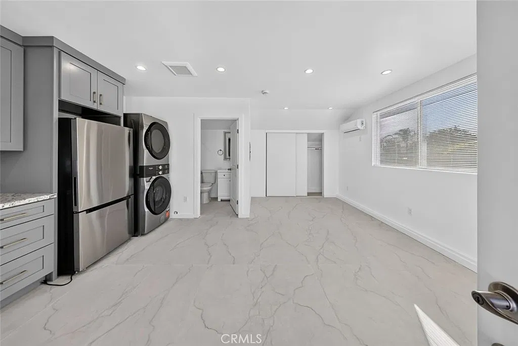 Studio, 360 sqft, $1,500 — Photo 4
