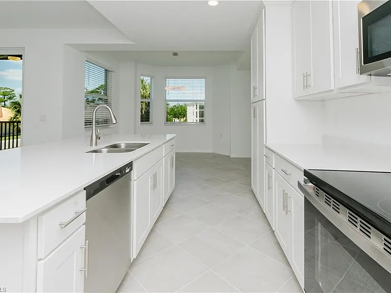 18451 Copperhead Ct N #522 — Photo 2
