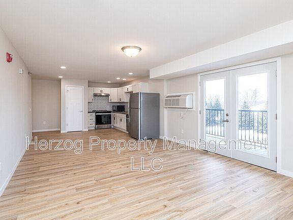 3rd image of 2575 Cedar Ave N APT 320