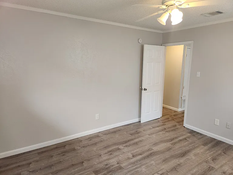 2 Bedroom duplex, bedroom 1