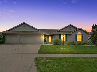 3701 Englewood Dr, Champaign, IL 61822