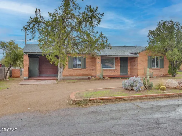 2212 E Grant Rd, Tucson, AZ 85719