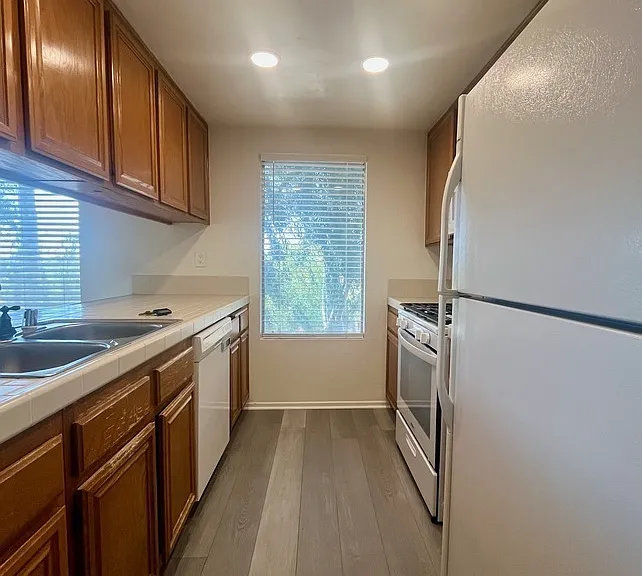 1021 Arbor Ln — Photo 9