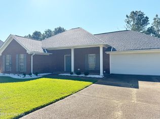 131 Kirkwood Dr, Clinton, MS 39056