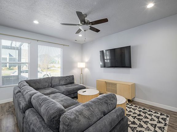 4th image of 11463 S Stream Park Dr