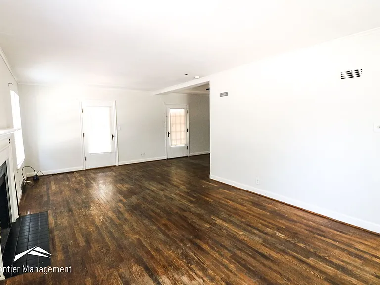1849 Anderson Ave — Photo 5