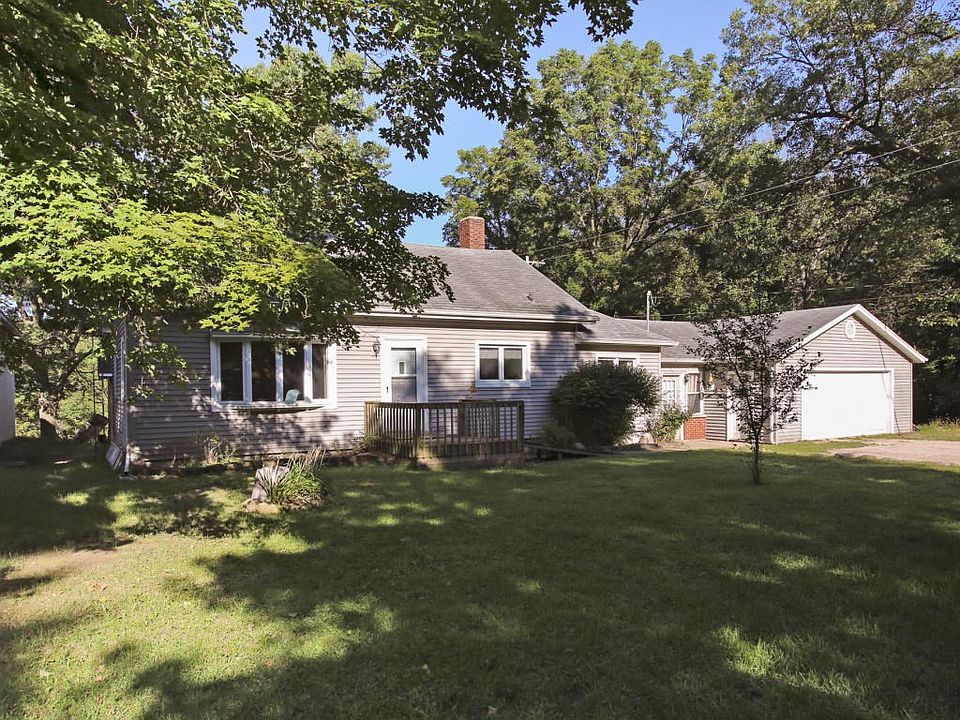 22957 pine lake road-101