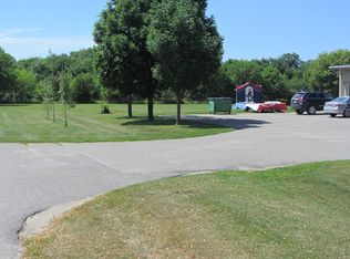 1500 4th St SW, Waverly, IA 50677