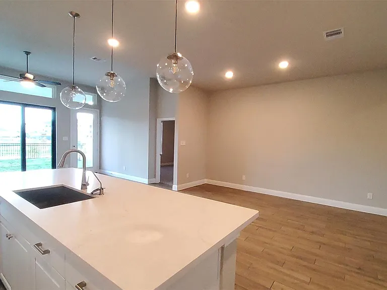2106 Grapewood Ln — Photo 36