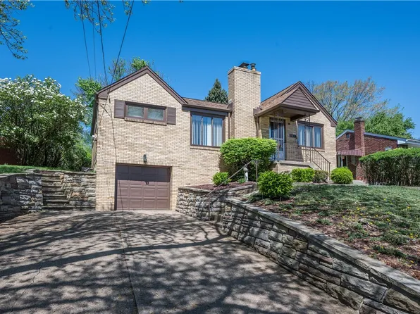 2430 Red Oak Dr, Pittsburgh, PA 15220