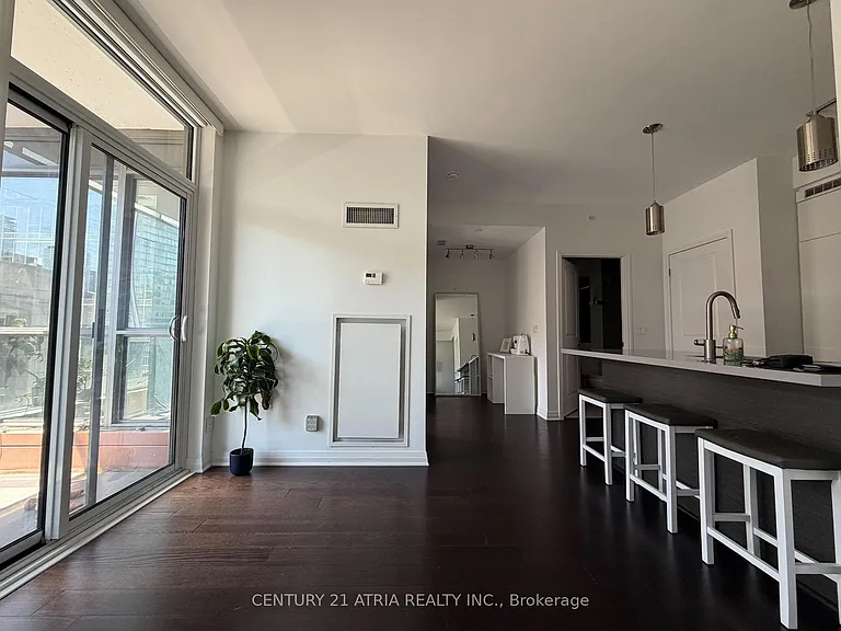 8 Mercer St #1906 — Photo 5