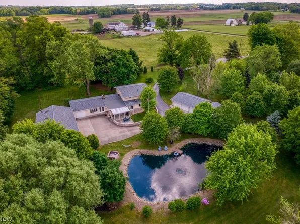 1220 Ben Fulton Ave NW, North Lawrence, OH 44666