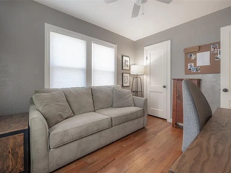 4107 N Seminole Ave — Photo 36